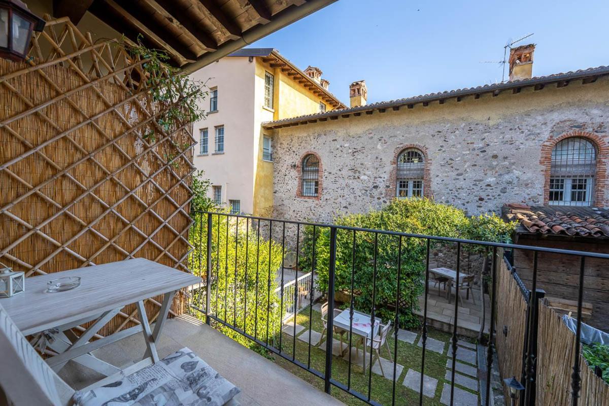 Romantic B&B Il Piccolo Paradiso San Felice del Benaco Chambre photo