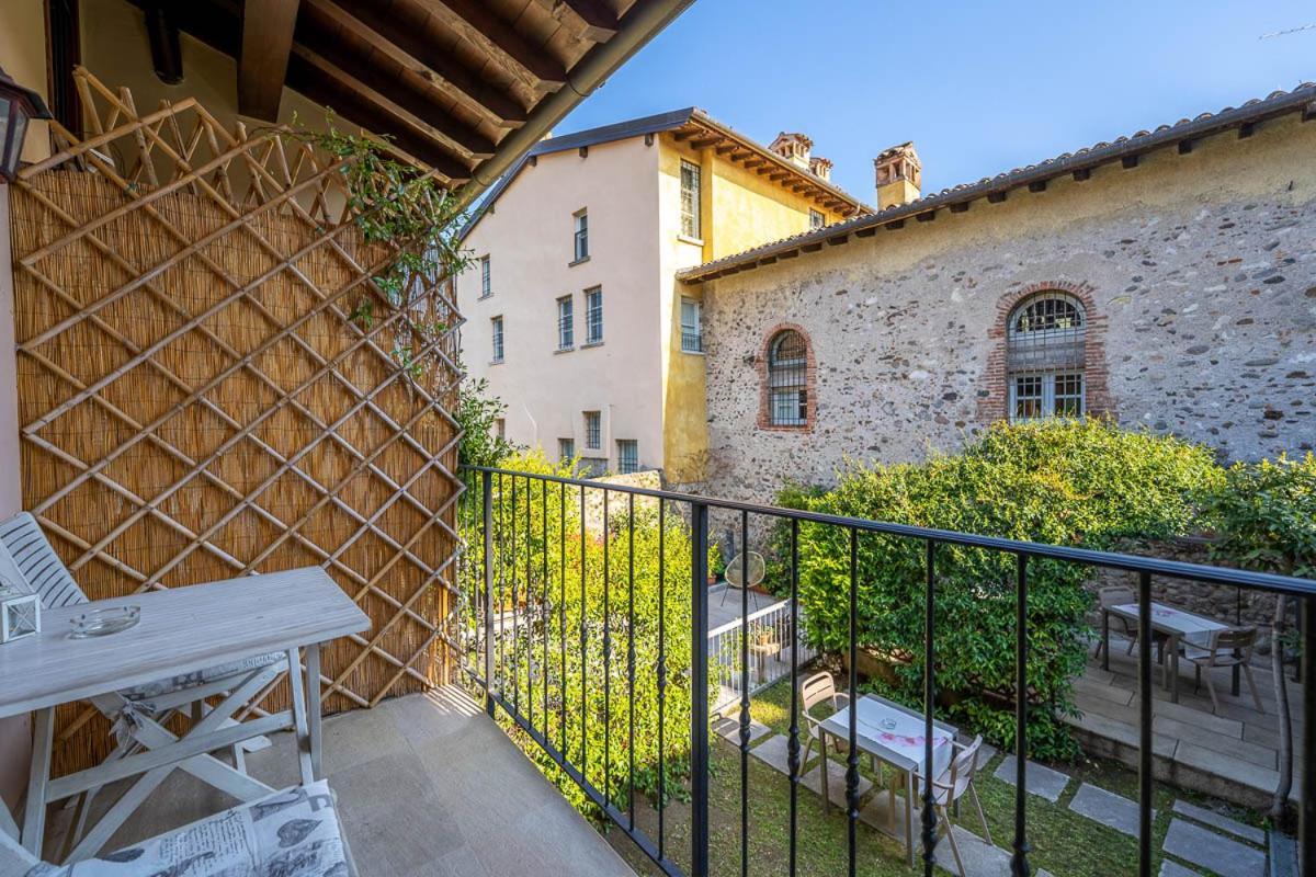 Romantic B&B Il Piccolo Paradiso San Felice del Benaco Chambre photo