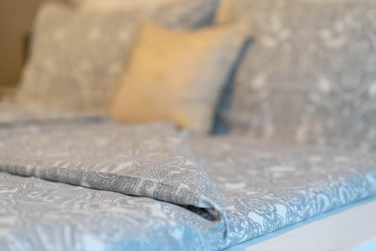 Romantic B&B Il Piccolo Paradiso San Felice del Benaco Chambre photo