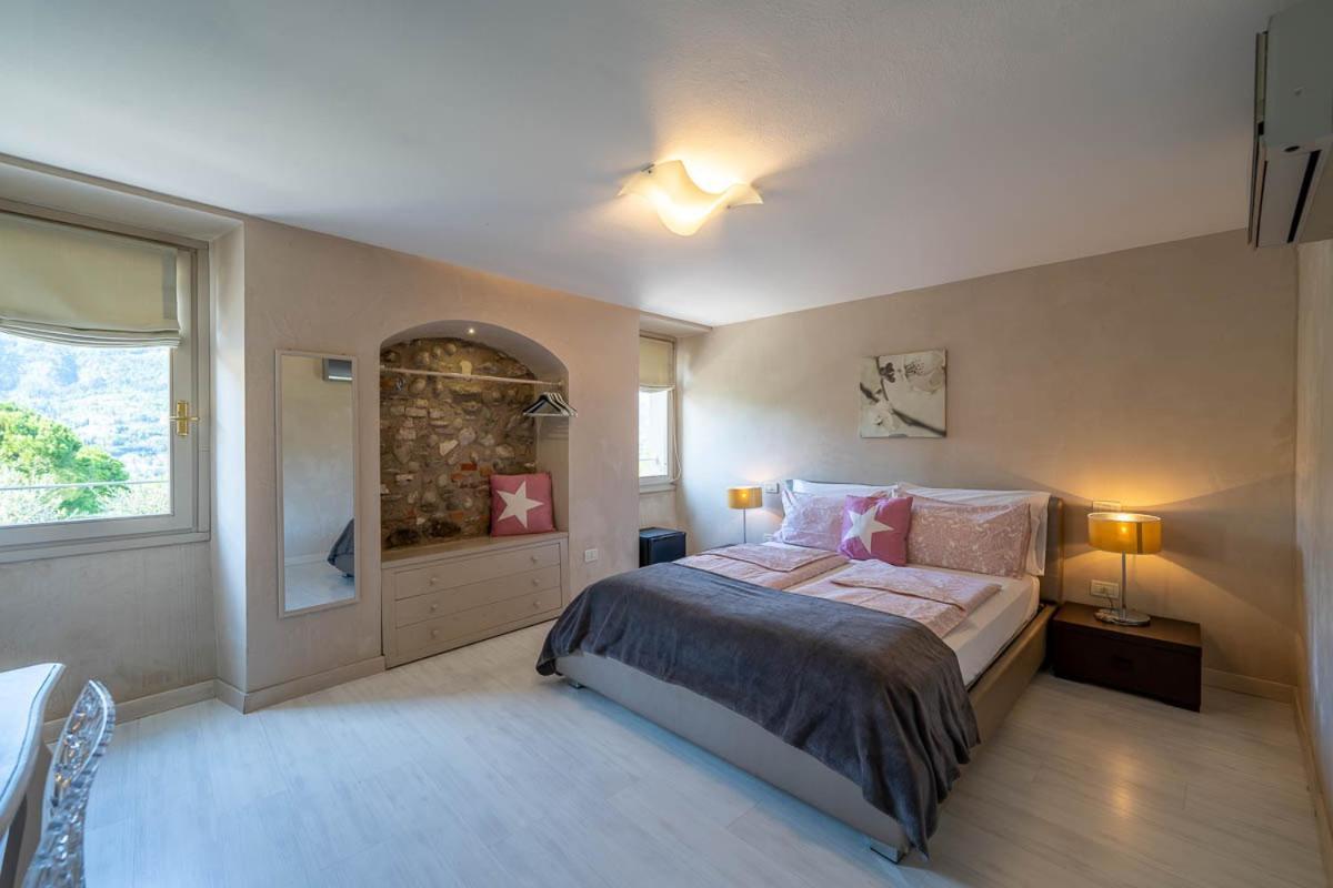 Romantic B&B Il Piccolo Paradiso San Felice del Benaco Chambre photo