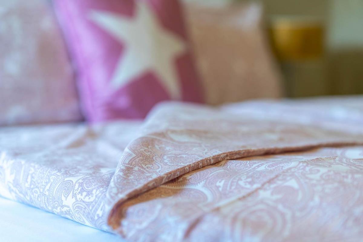 Romantic B&B Il Piccolo Paradiso San Felice del Benaco Chambre photo