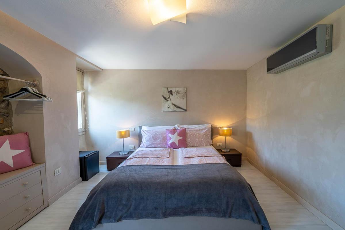 Romantic B&B Il Piccolo Paradiso San Felice del Benaco Chambre photo