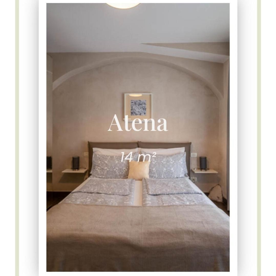 Romantic B&B Il Piccolo Paradiso San Felice del Benaco Chambre photo